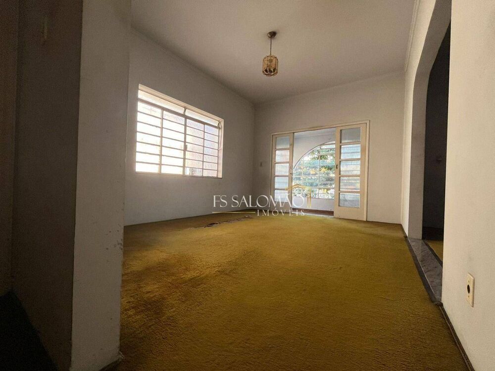 Casa, 3 quartos, 244 m² - Foto 4