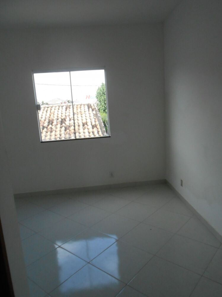 Casa à venda com 3 quartos, 110m² - Foto 2