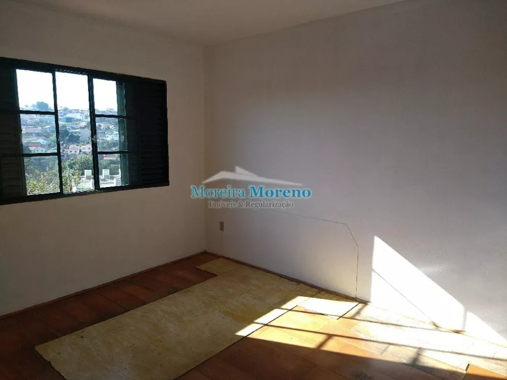 Casa à venda com 6 quartos, 80m² - Foto 2