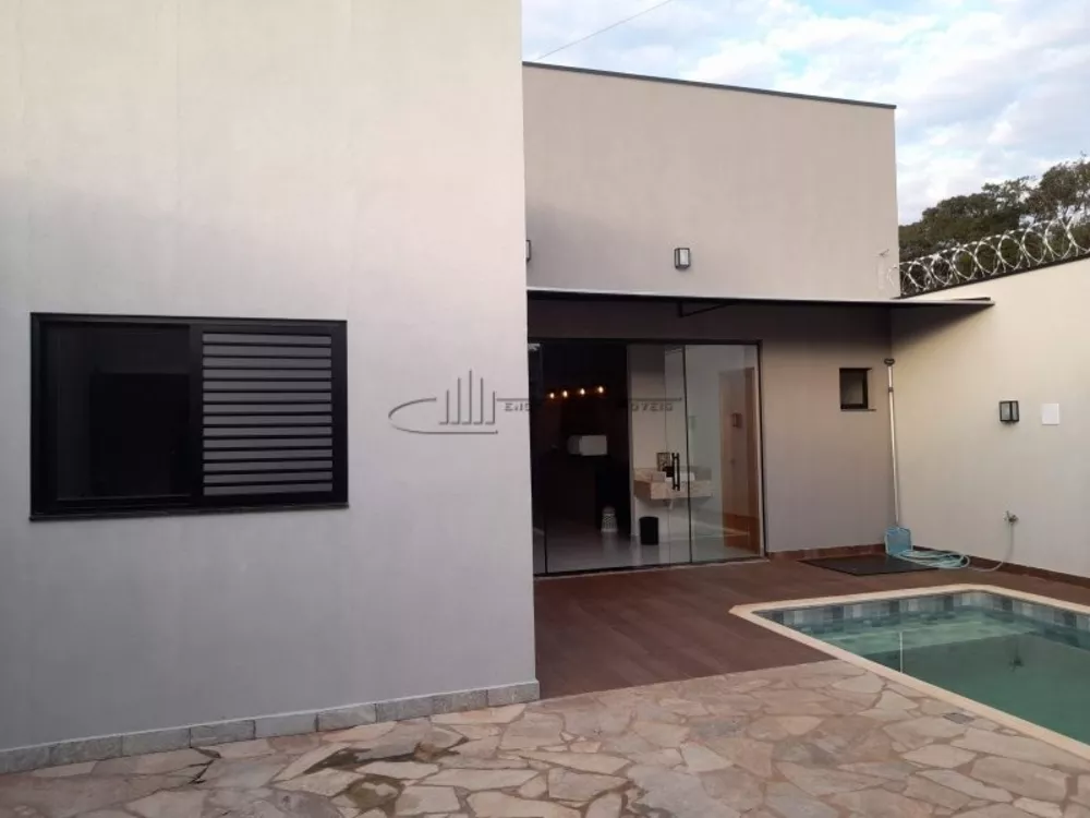 Casa à venda com 2 quartos, 101m² - Foto 1