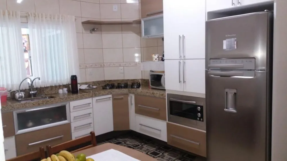 Casa, 3 quartos, 192 m² - Foto 1