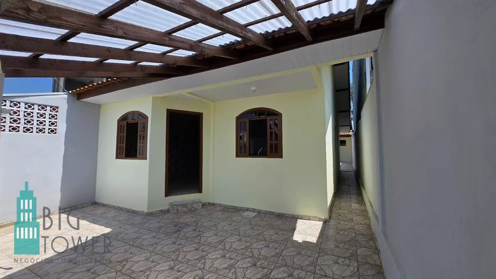 Casa à venda com 3 quartos, 80m² - Foto 2