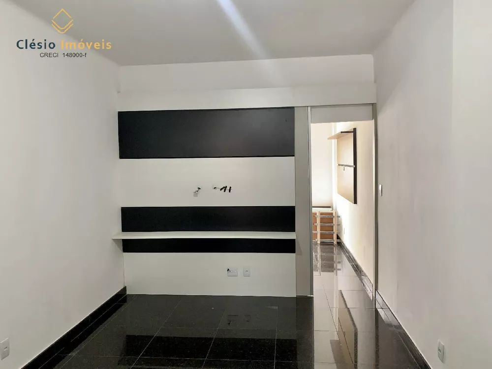 Apartamento à venda com 1 quarto, 40m² - Foto 2