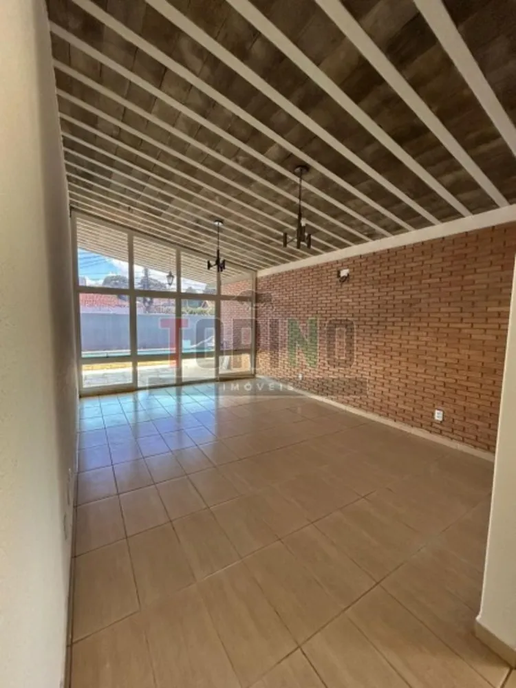 Casa, 6 quartos, 328 m² - Foto 2