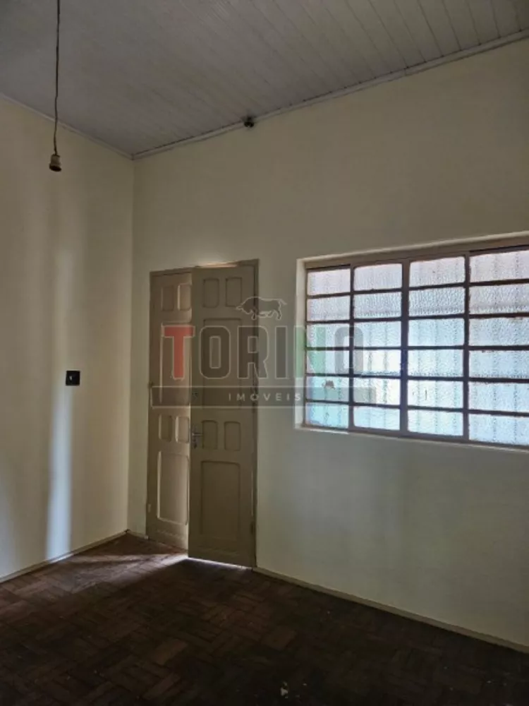 Casa à venda com 2 quartos, 114m² - Foto 2