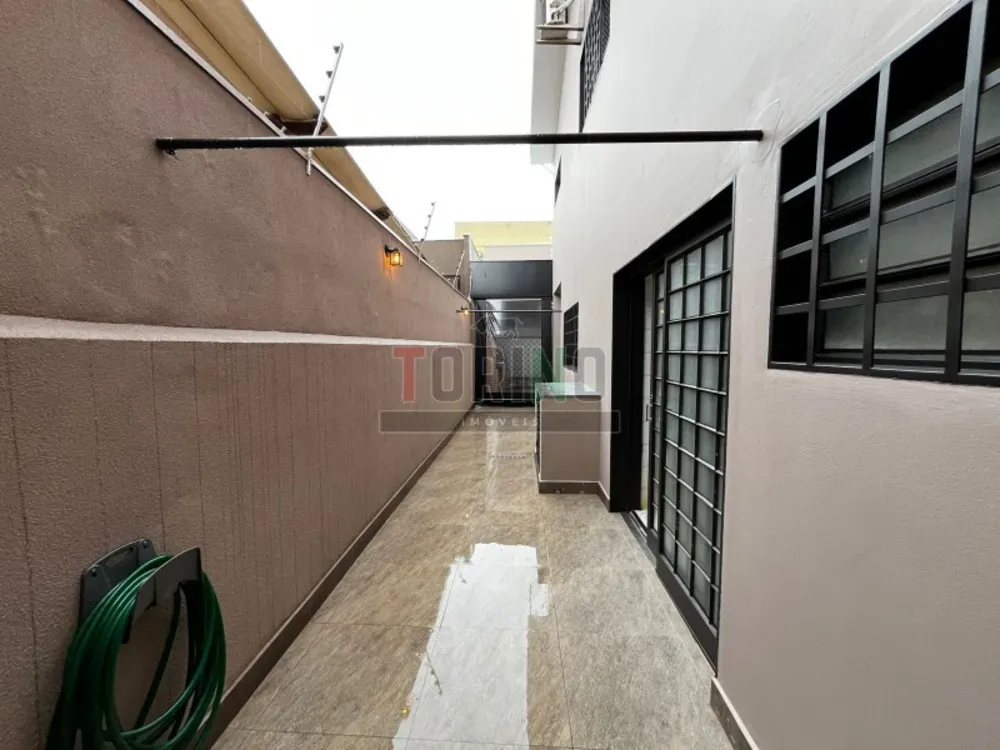 Casa, 3 quartos, 249 m² - Foto 2