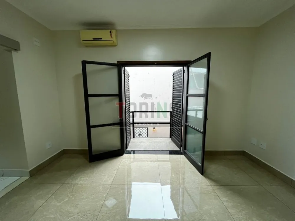 Casa, 3 quartos, 249 m² - Foto 3