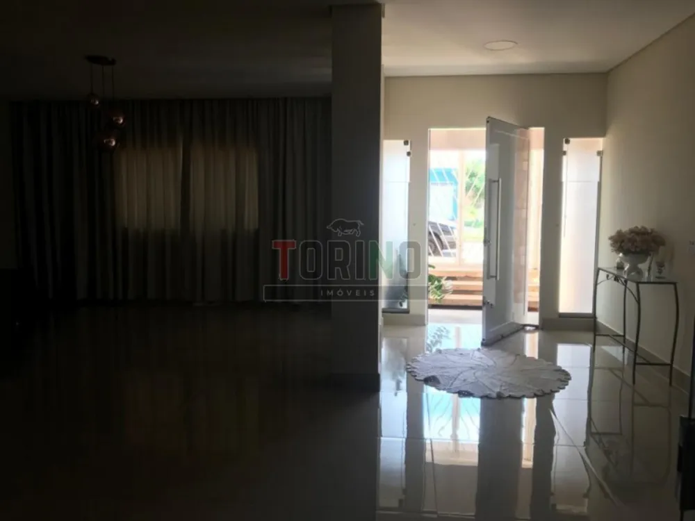 Casa, 3 quartos, 253 m² - Foto 1