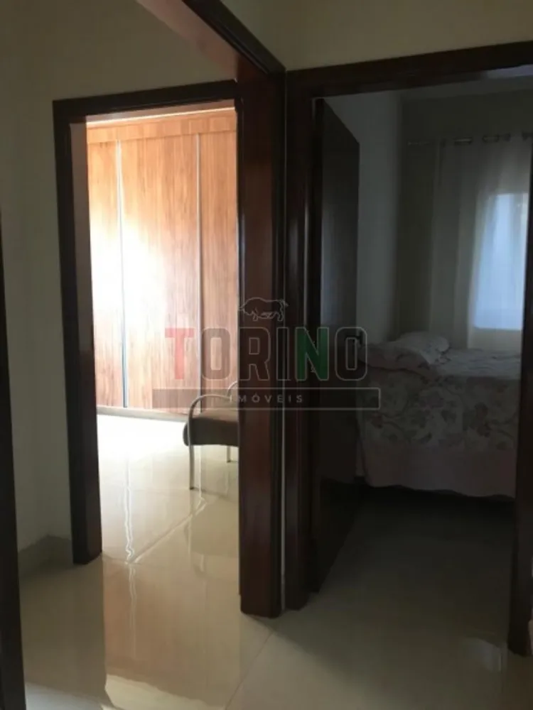 Casa, 3 quartos, 253 m² - Foto 2