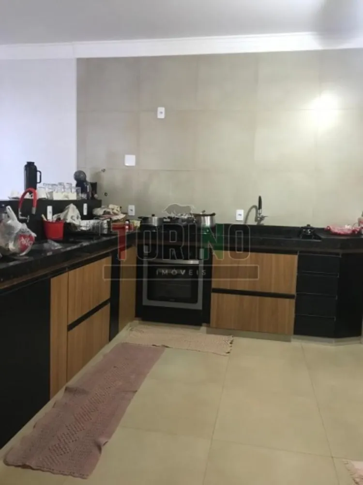 Casa, 3 quartos, 253 m² - Foto 11