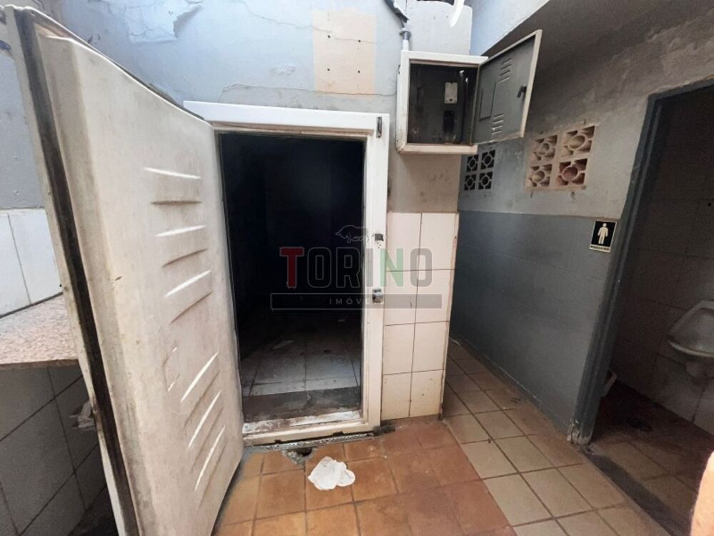 Prédio Inteiro, 889 m² - Foto 1
