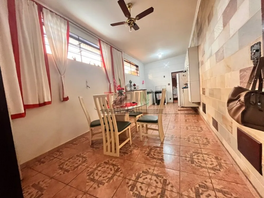Casa, 3 quartos, 229 m² - Foto 8