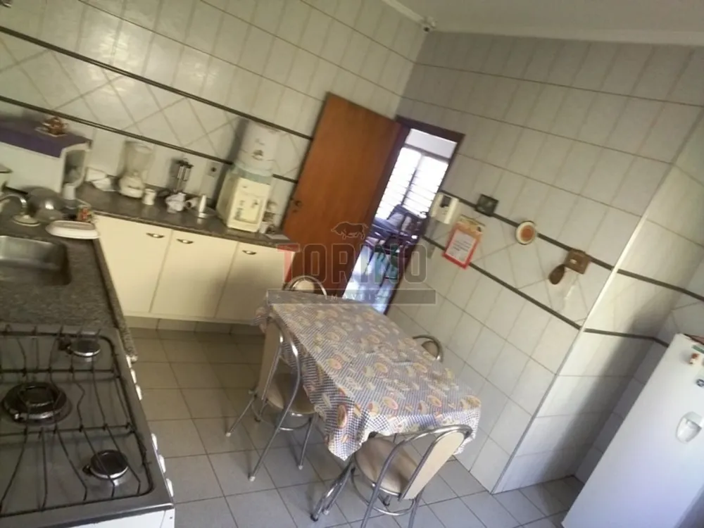 Casa, 3 quartos, 207 m² - Foto 2