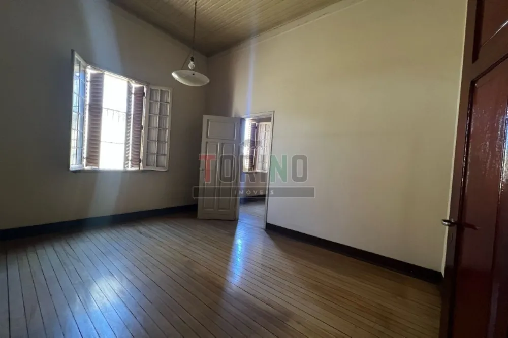 Casa, 4 quartos, 302 m² - Foto 1