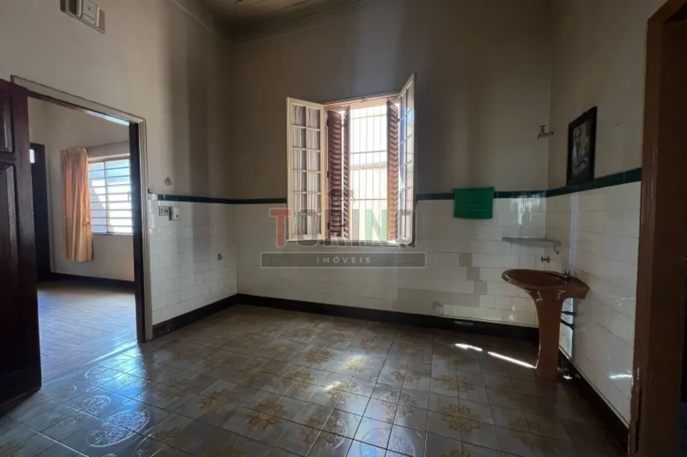Casa, 4 quartos, 302 m² - Foto 3