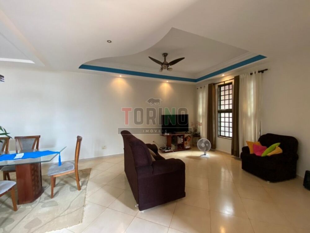 Casa, 3 quartos, 250 m² - Foto 2