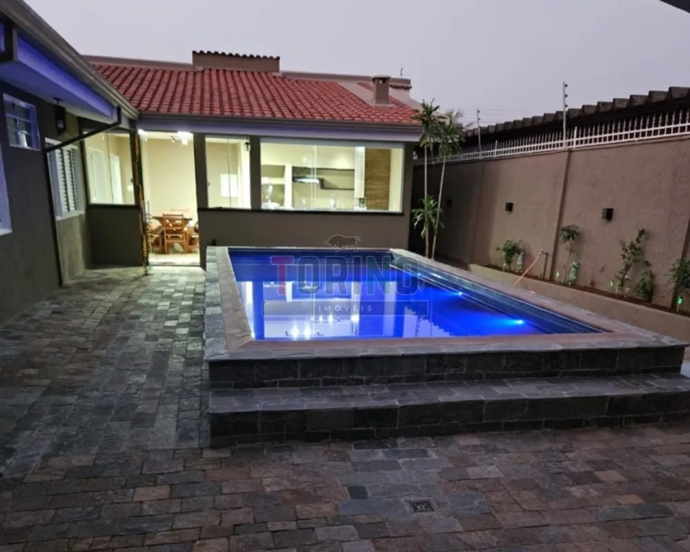 Casa, 3 quartos, 281 m² - Foto 1