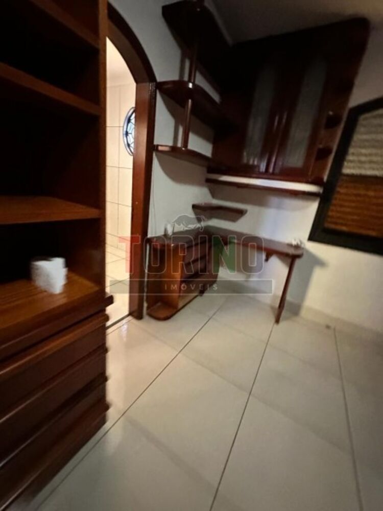 Casa para alugar com 6 quartos, 1705m² - Foto 17