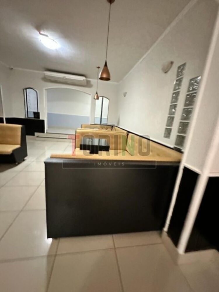 Casa para alugar com 6 quartos, 1705m² - Foto 13