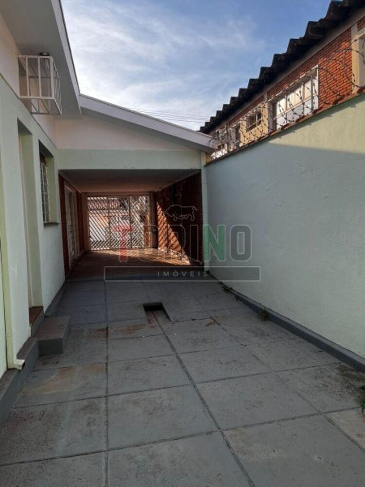 Casa à venda e aluguel com 3 quartos, 312m² - Foto 3