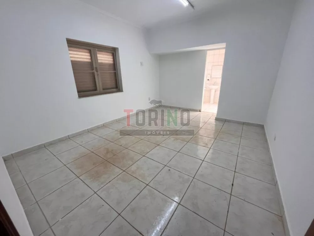 Prédio Inteiro para alugar com 4 quartos, 235m² - Foto 3