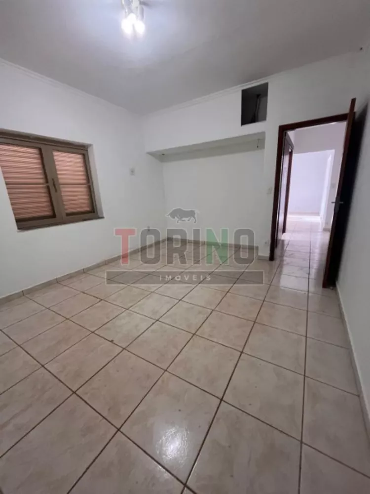 Prédio Inteiro para alugar com 4 quartos, 235m² - Foto 4