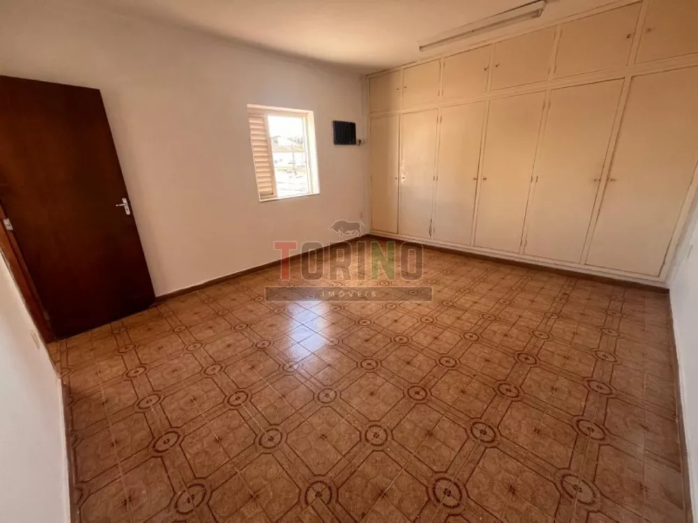 Prédio Inteiro para alugar com 4 quartos, 235m² - Foto 15