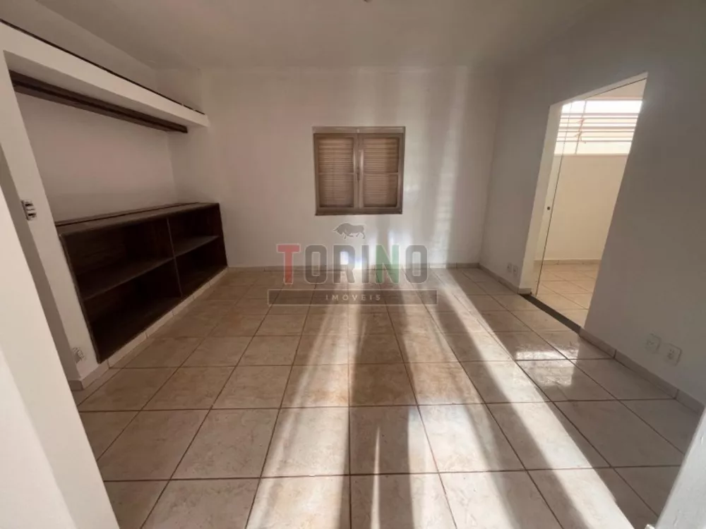 Prédio Inteiro para alugar com 4 quartos, 235m² - Foto 1