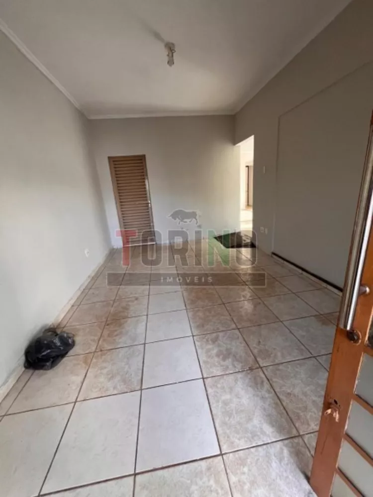 Prédio Inteiro para alugar com 4 quartos, 235m² - Foto 8