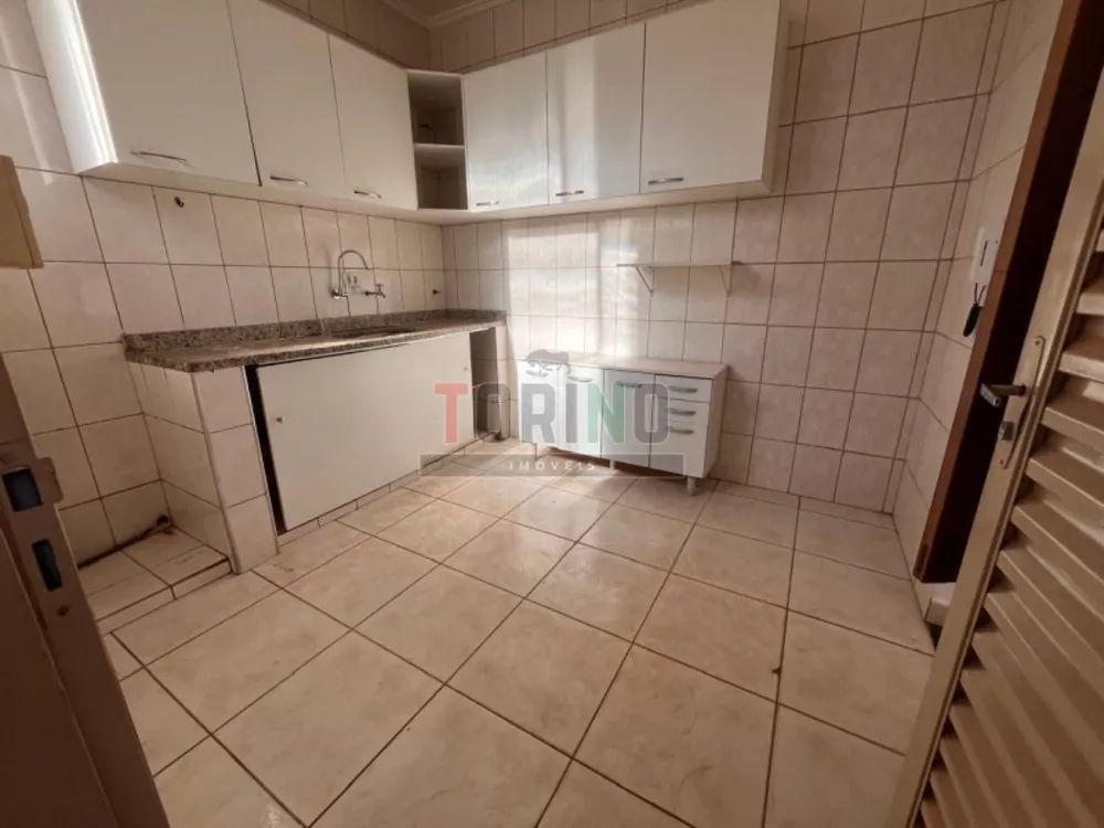 Prédio Inteiro para alugar com 4 quartos, 235m² - Foto 2