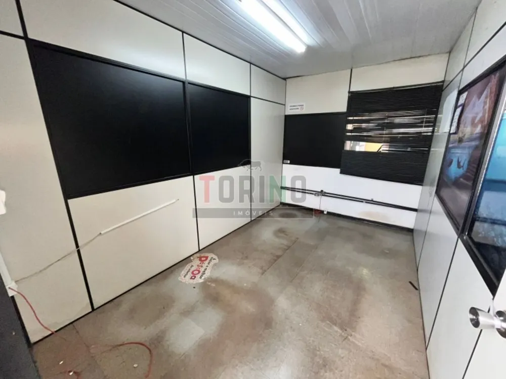 Depósito-Galpão, 748 m² - Foto 1
