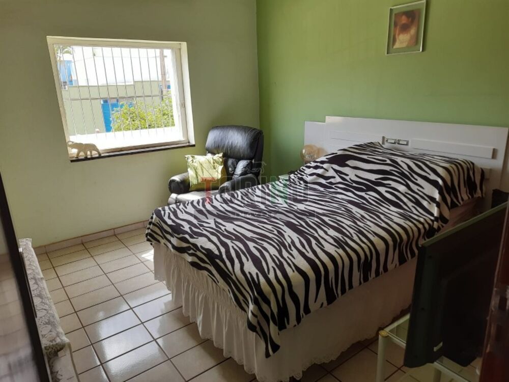 Casa, 3 quartos, 178 m² - Foto 2