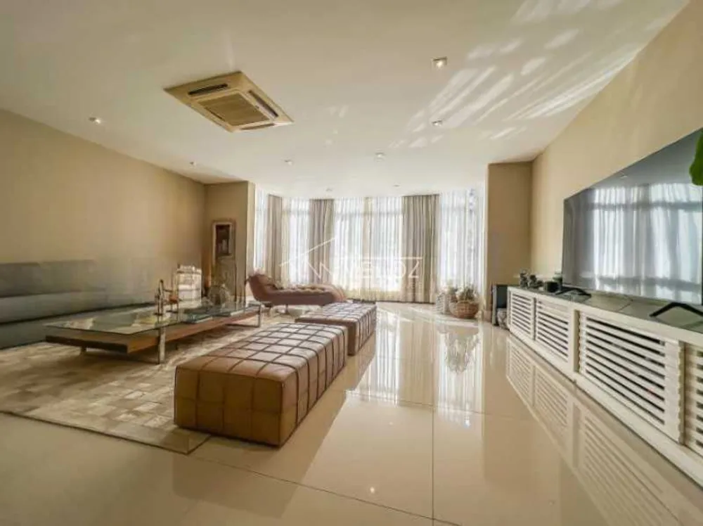 Apartamento, 3 quartos, 184 m² - Foto 1
