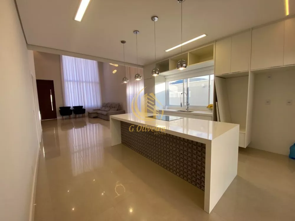 Casa, 3 quartos, 215 m² - Foto 2