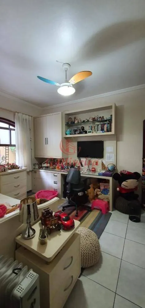 Casa, 3 quartos, 243 m² - Foto 11