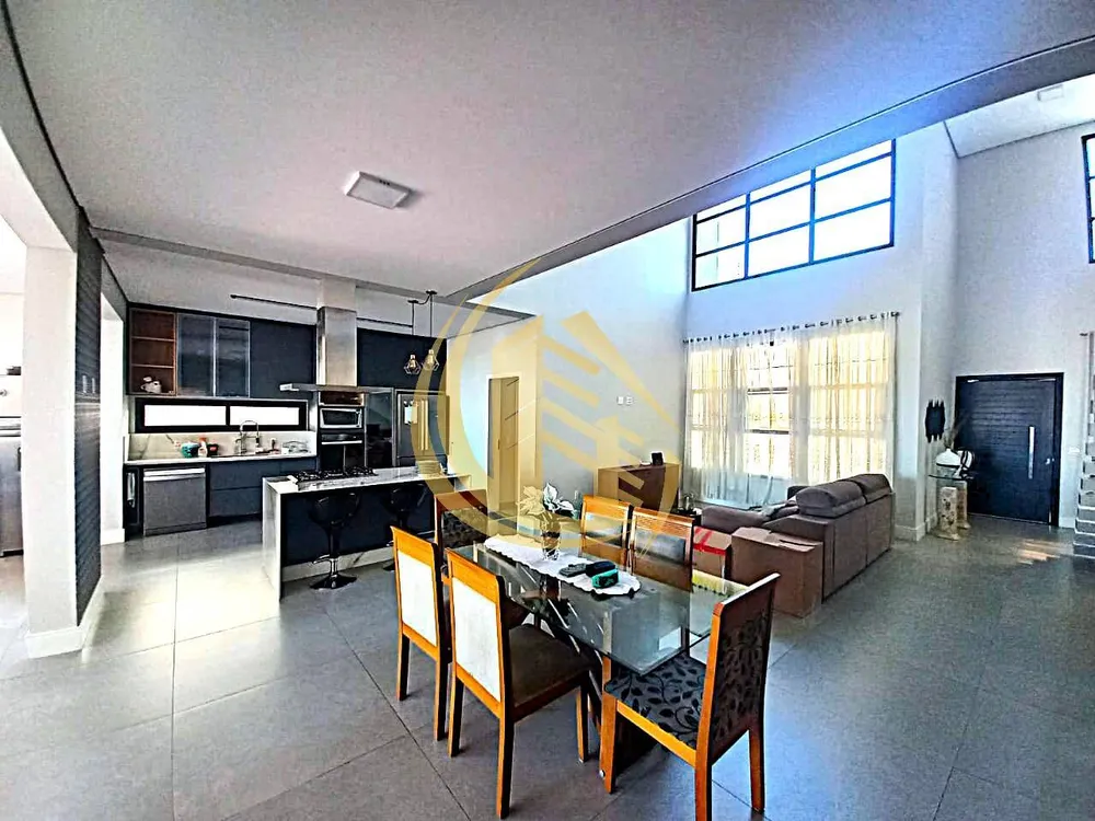 Casa, 3 quartos, 342 m² - Foto 1