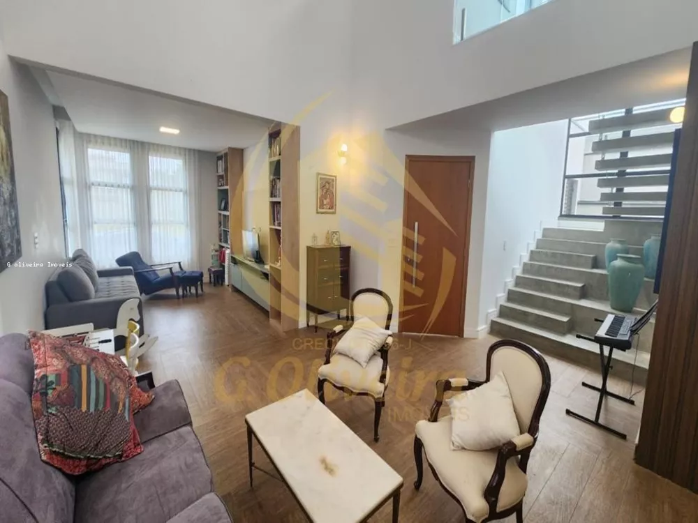 Casa, 4 quartos, 252 m² - Foto 2