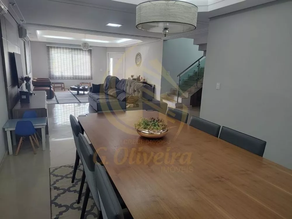 Sobrado, 3 quartos, 244 m² - Foto 1