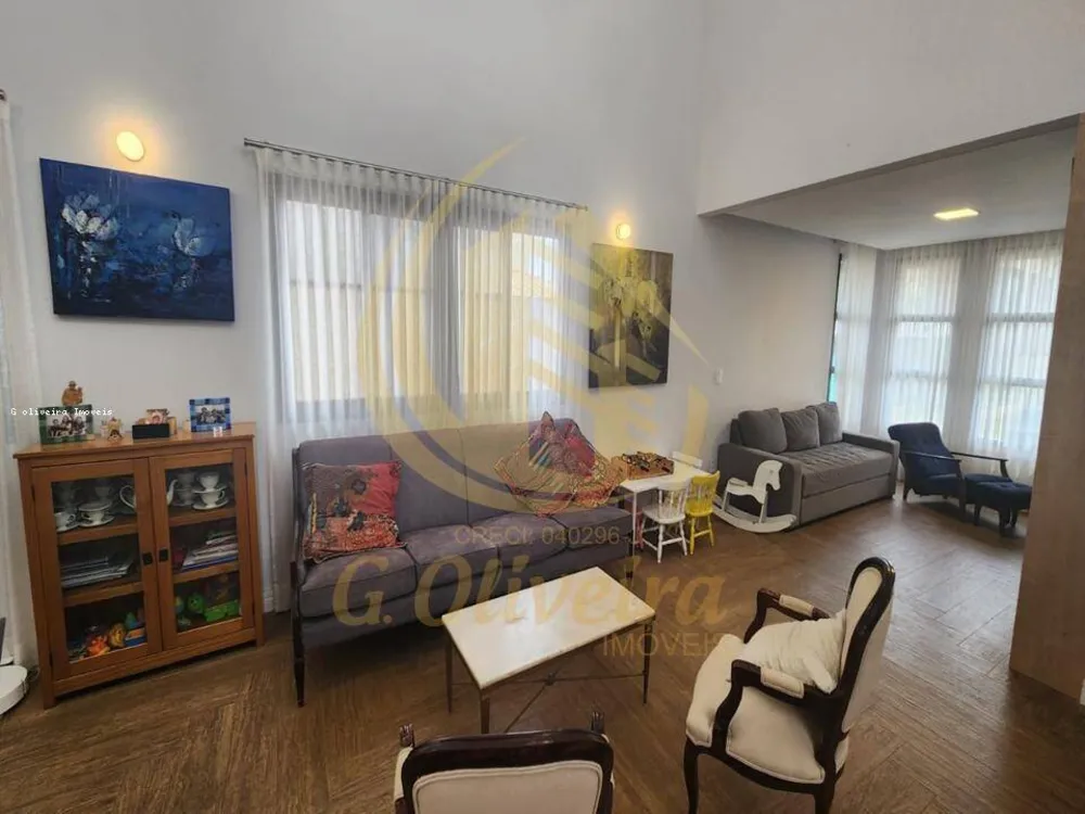 Casa, 4 quartos, 252 m² - Foto 1