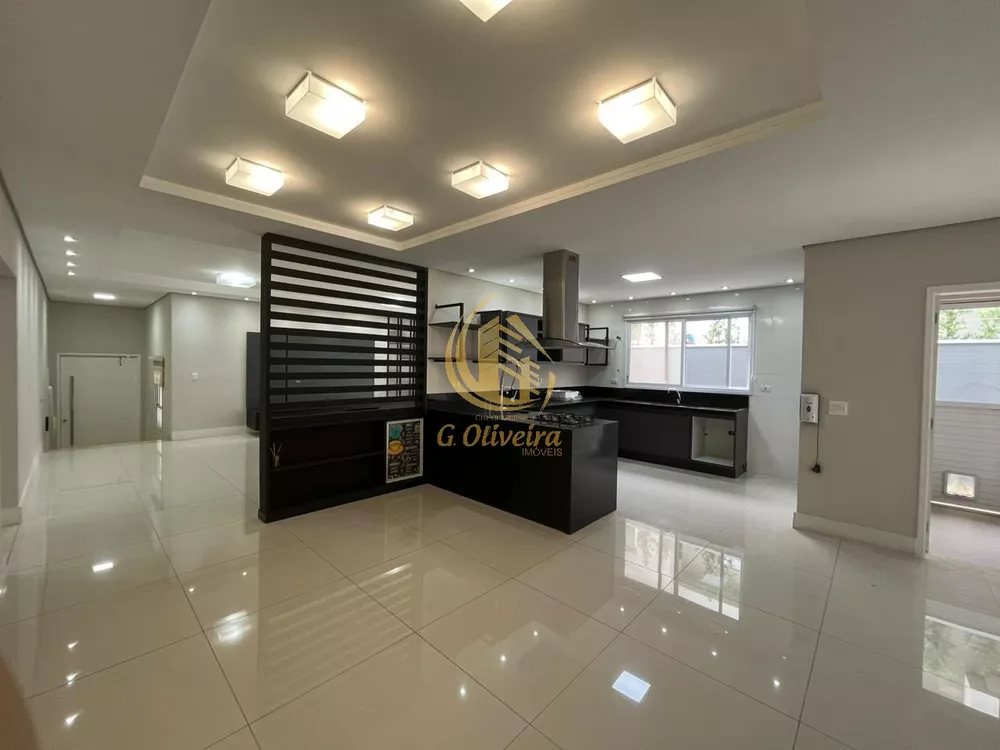 Casa, 4 quartos, 220 m² - Foto 1