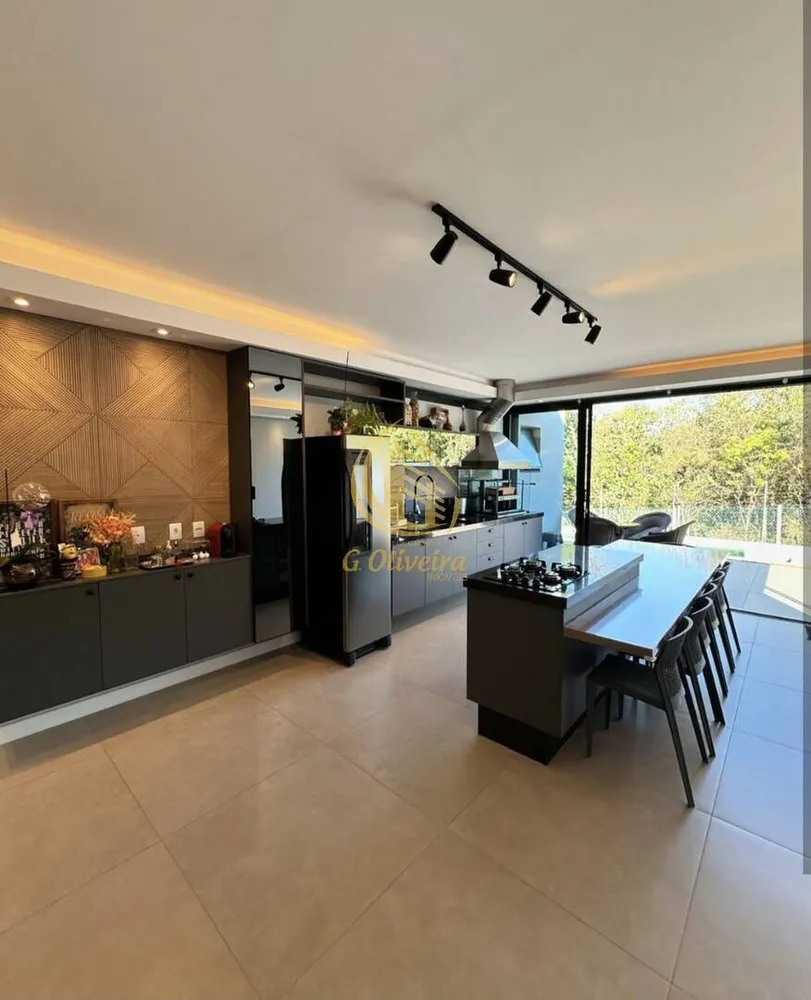 Sobrado, 4 quartos, 250 m² - Foto 1