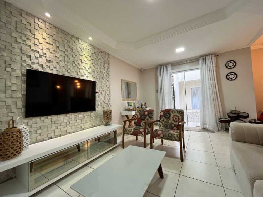 Casa de Condomínio à venda com 3 quartos, 150m² - Foto 2
