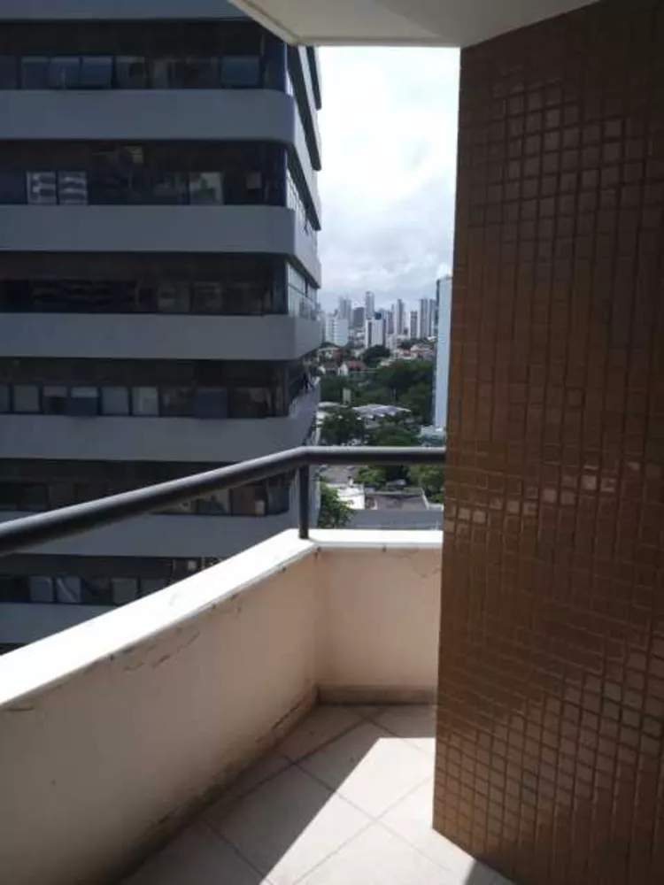 Apartamento à venda com 2 quartos, 70m² - Foto 2