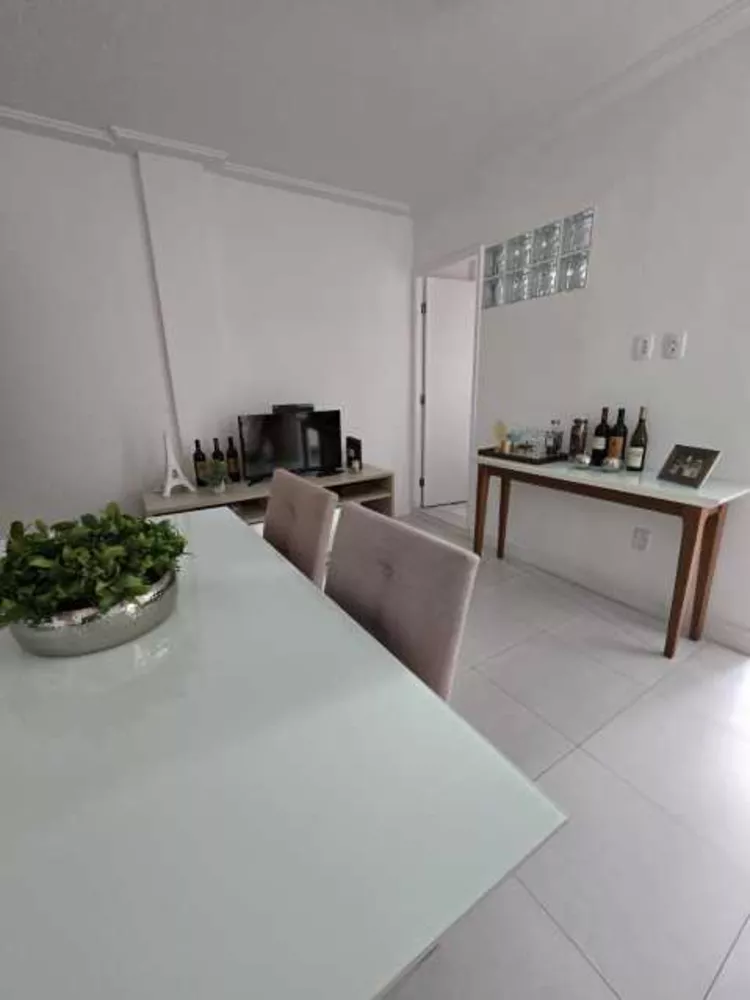 Apartamento à venda com 2 quartos, 60m² - Foto 1