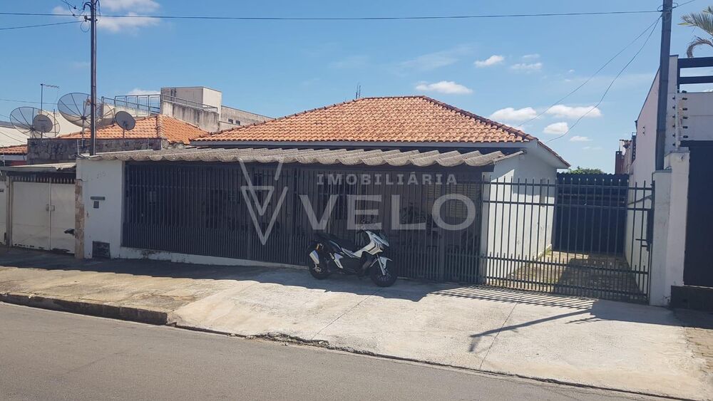 Casa à venda com 5 quartos, 200m² - Foto 1