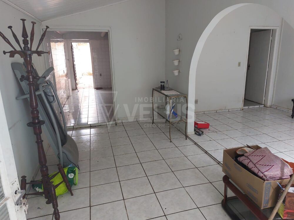 Casa à venda com 2 quartos, 127m² - Foto 4