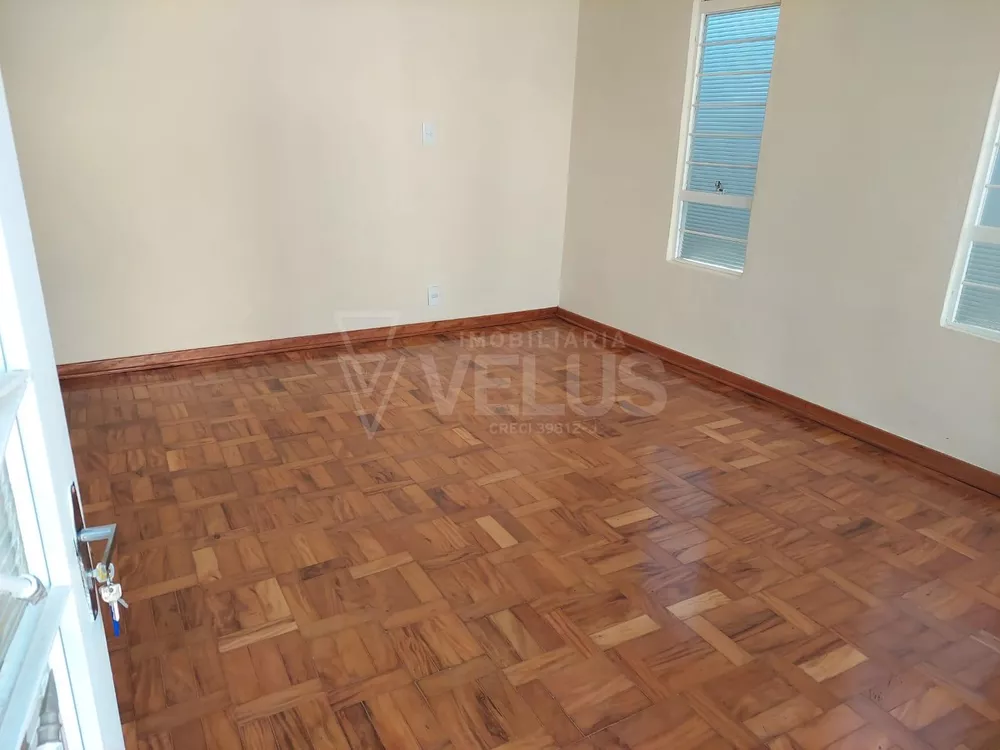 Casa para alugar com 3 quartos, 200m² - Foto 4