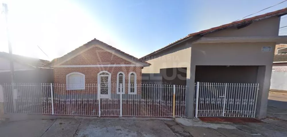 Casa para alugar com 3 quartos, 200m² - Foto 1