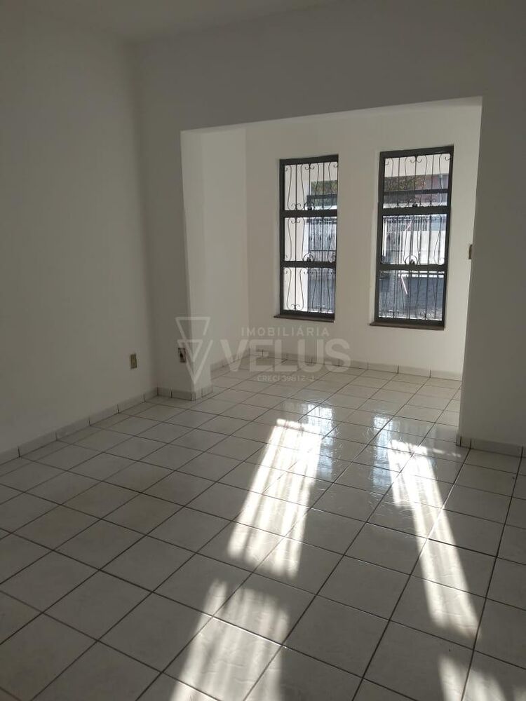 Casa à venda com 4 quartos, 199m² - Foto 2