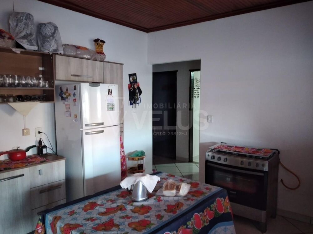 Chácara à venda com 2 quartos, 120m² - Foto 1
